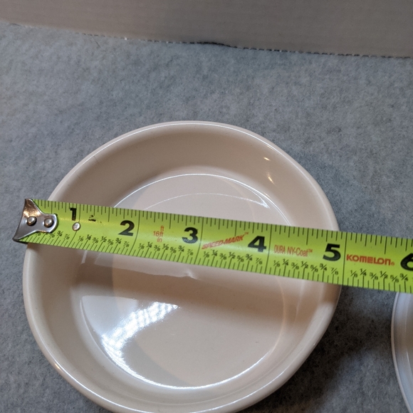 Rae Dunn Chow Down small pet dish - Picture 4 of 6